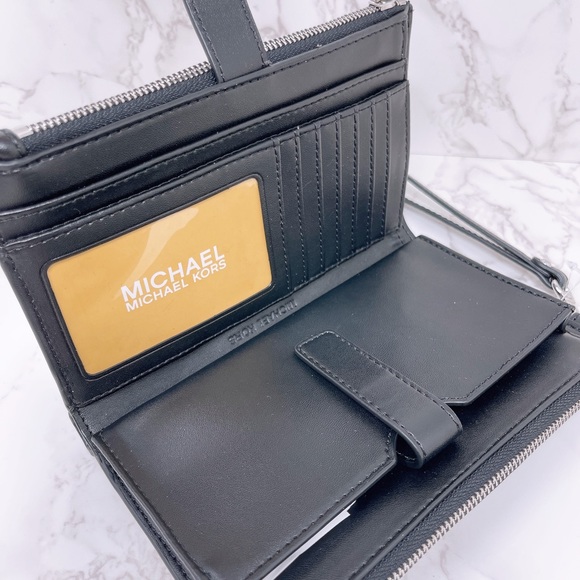 Michael Kors Wallet - Picture 7 of 7